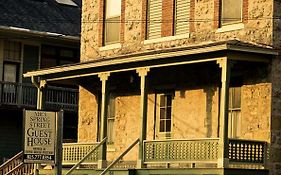 Abe'S Spring Street Guest House